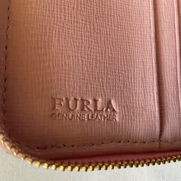 Furla Butterfly Small Zip Around Leather Wallet NWOT - Picture 6 of 14